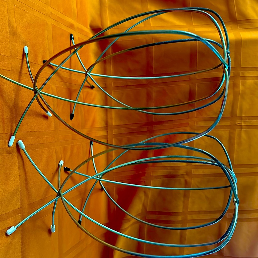 4 wire wig stands